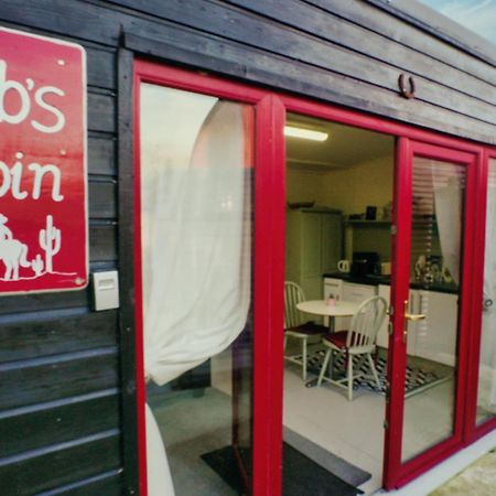 Bob'S Cabin Galway Exterior photo