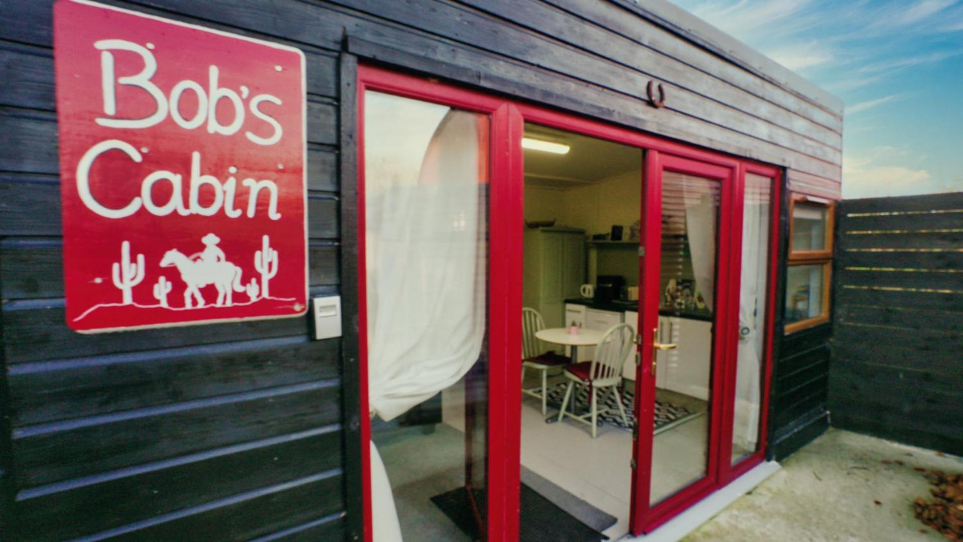 Bob'S Cabin Galway Exterior photo